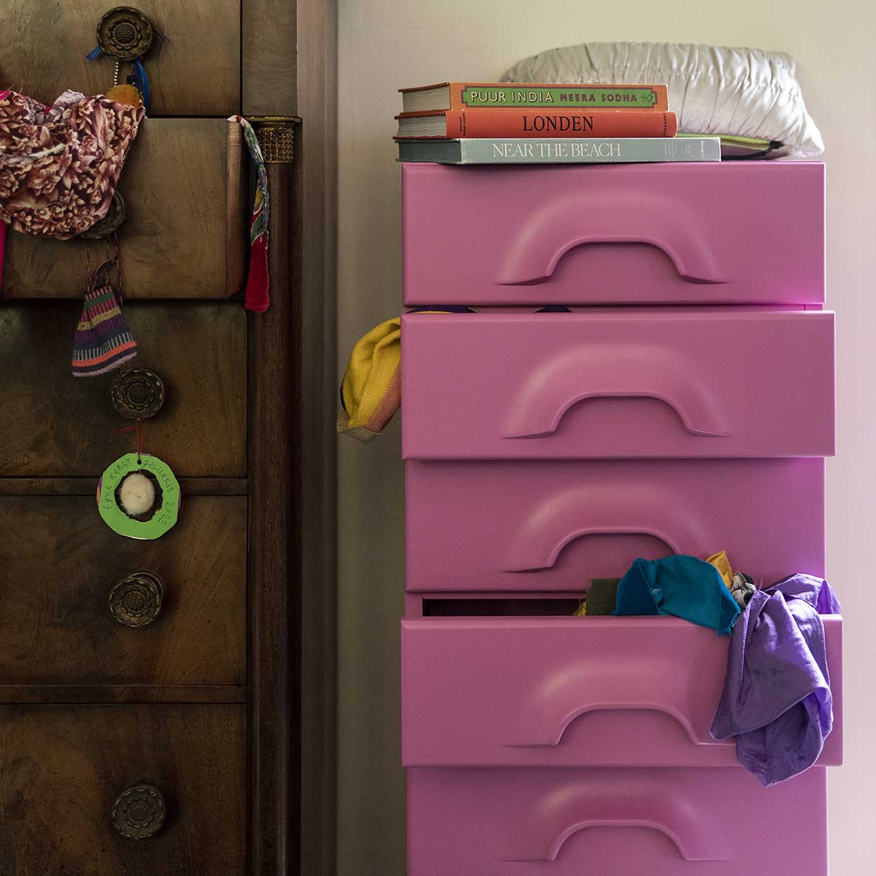 COMMODE ROSE 8 TIROIRS