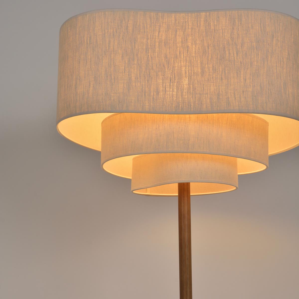 LAMPADAIRE PEBBLE