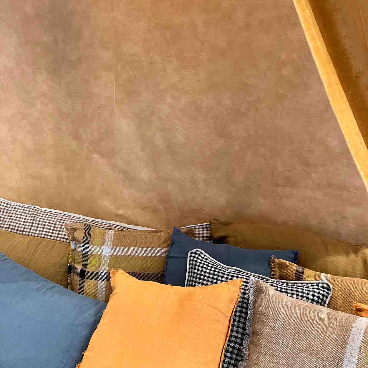 PAPIER PEINT ARGILE OCRE