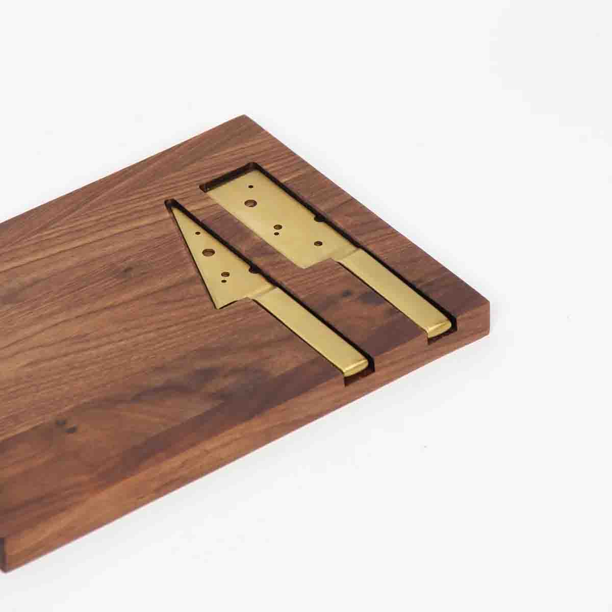 PLANCHE À FROMAGE NOYER