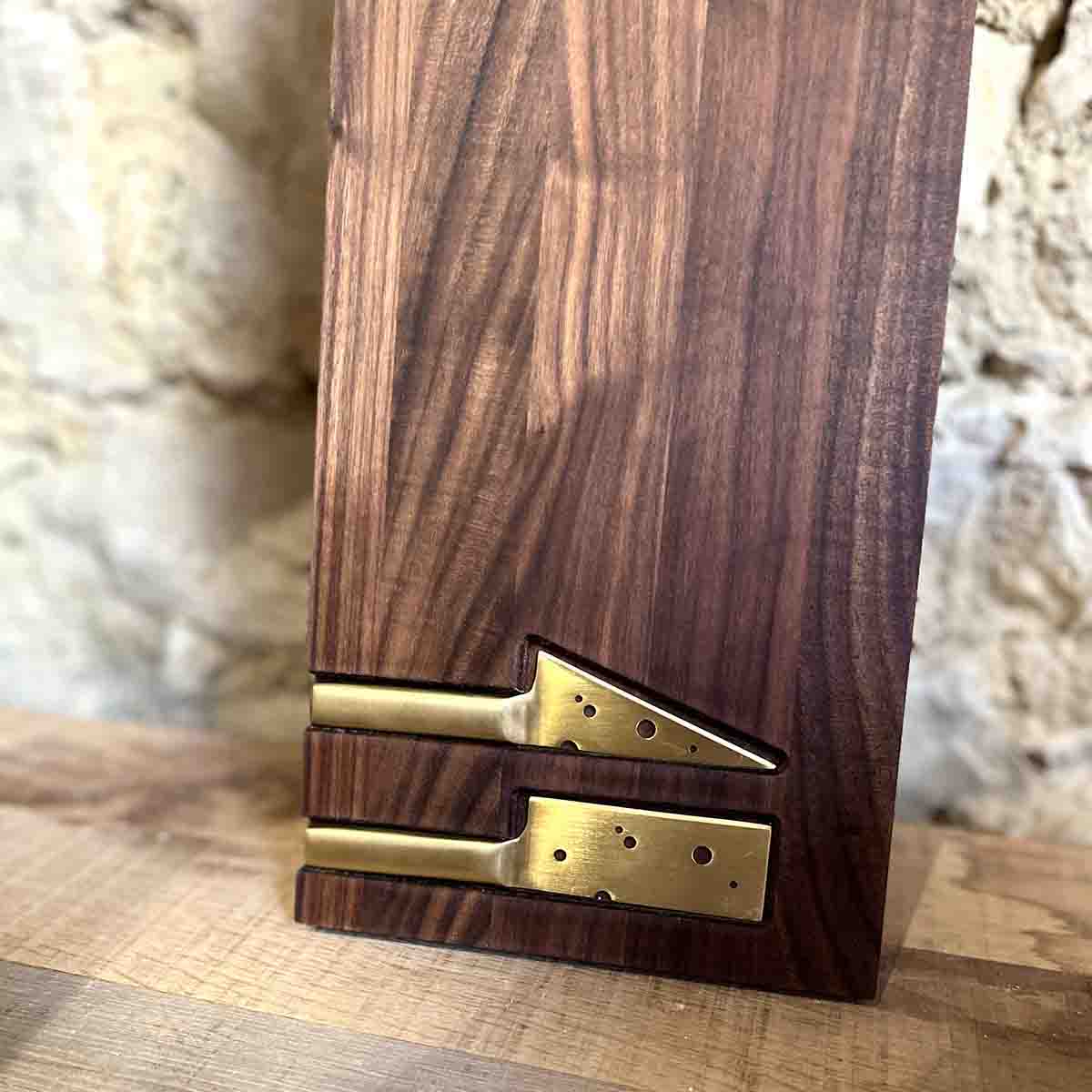 PLANCHE À FROMAGE NOYER