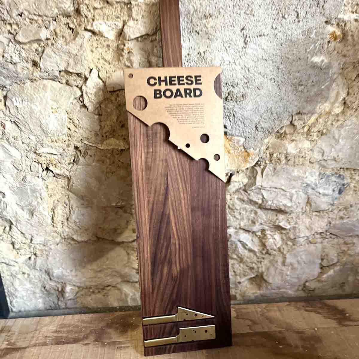 PLANCHE À FROMAGE NOYER