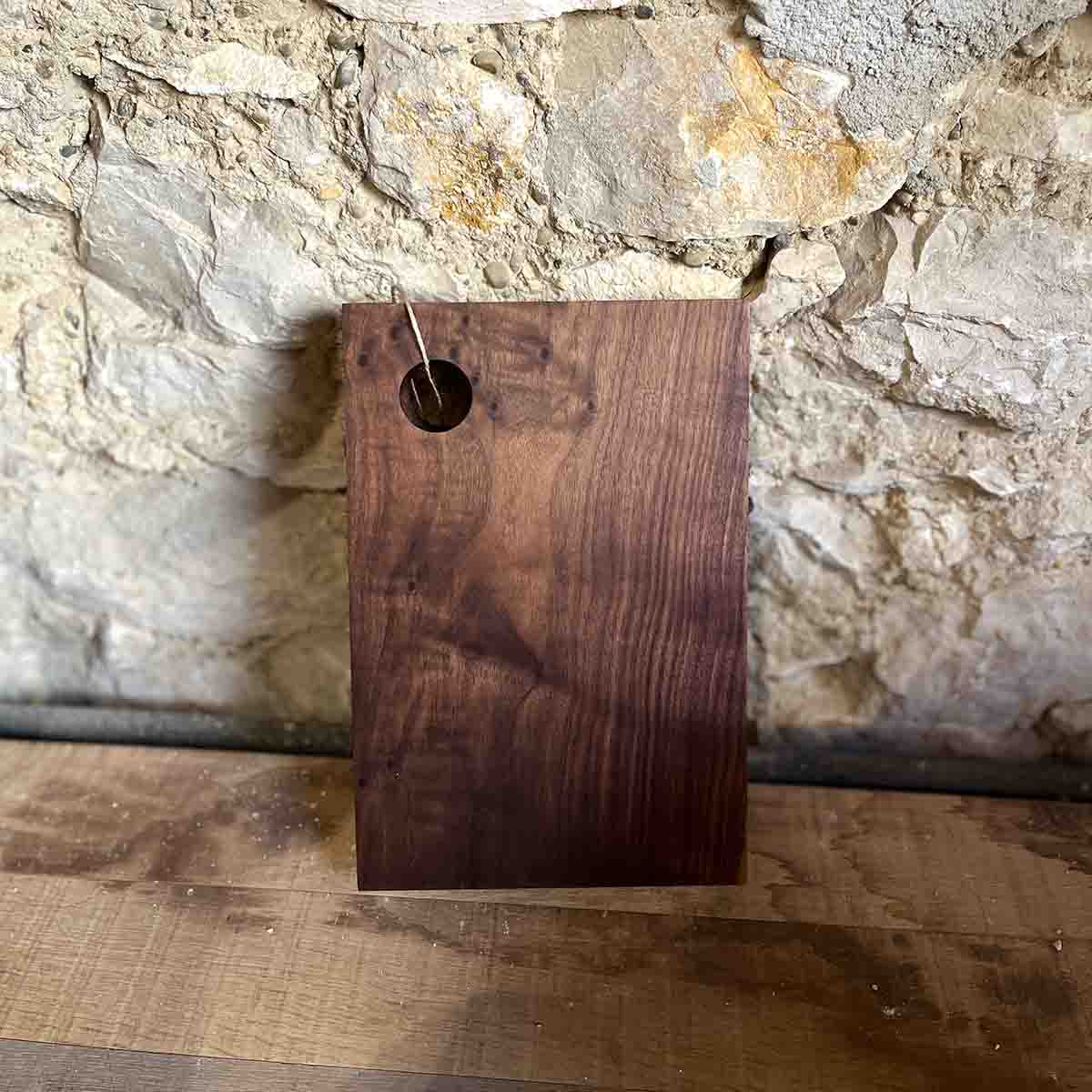 PLANCHE EN NOYER