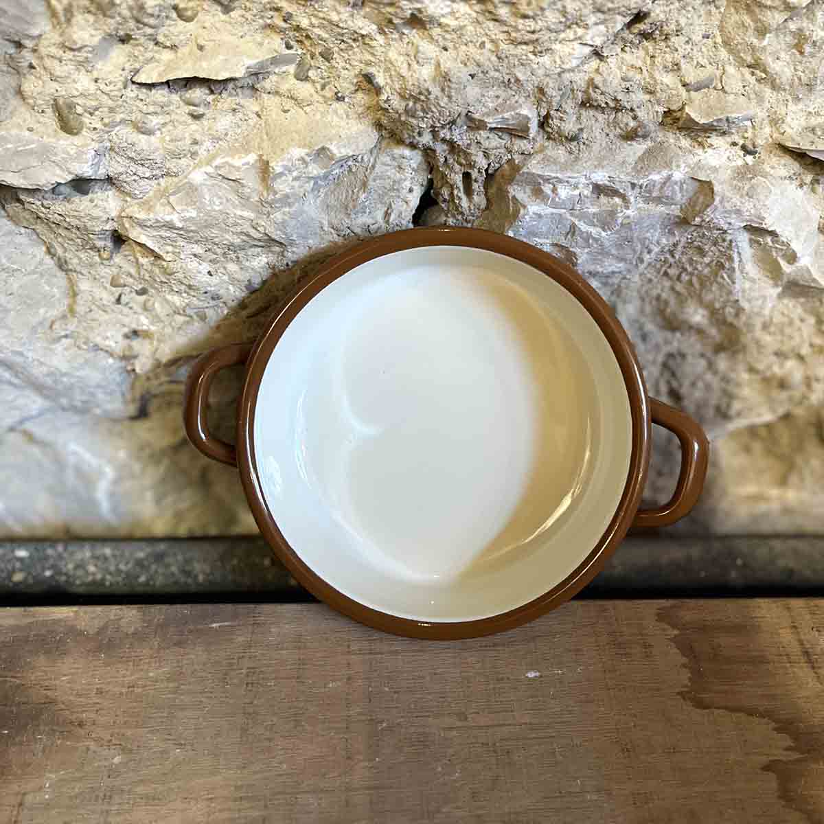 PLAT ROND AVEC ANSE