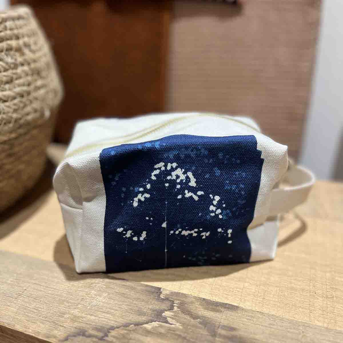 TROUSSE CUBE CYANO
