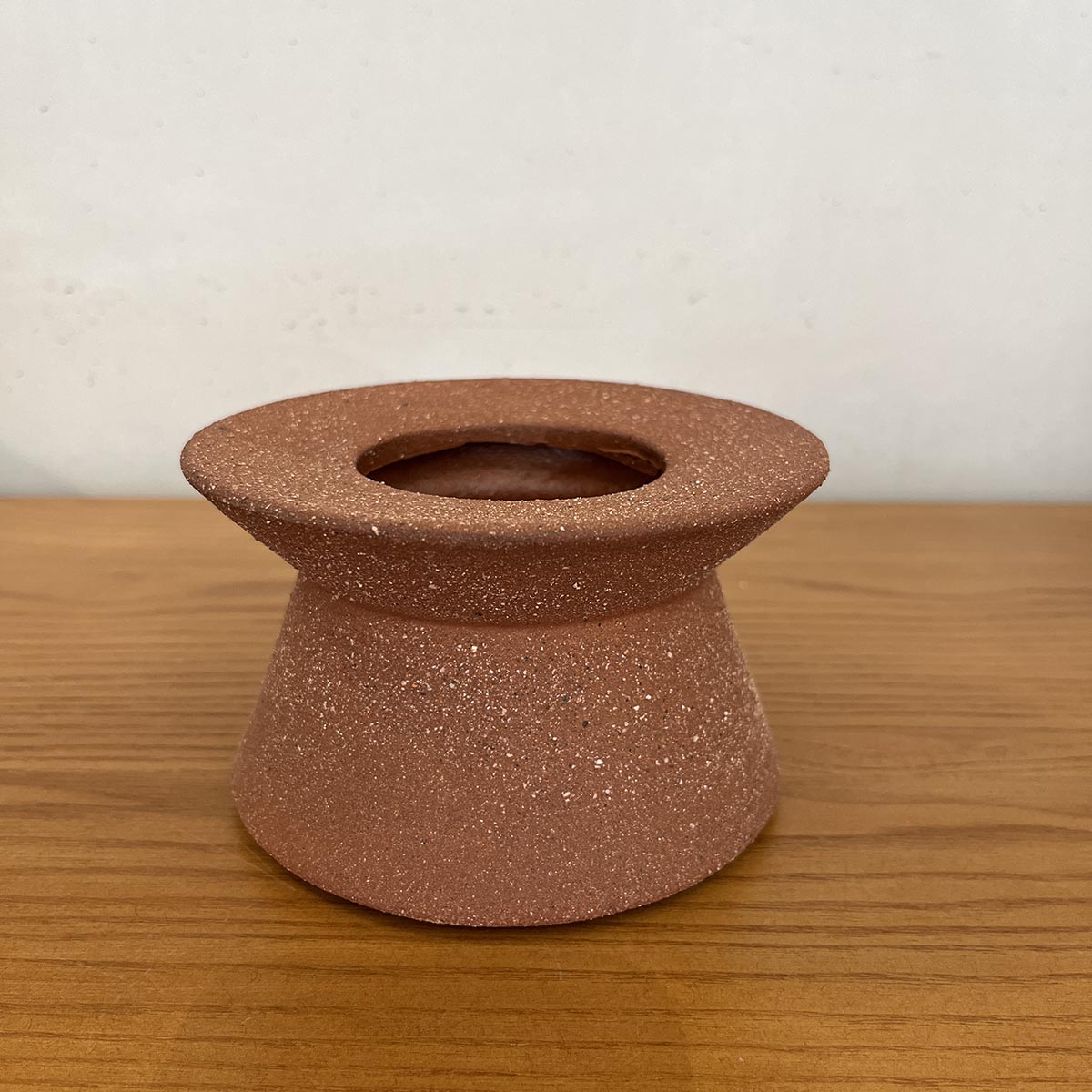 VASE BROWN BAS