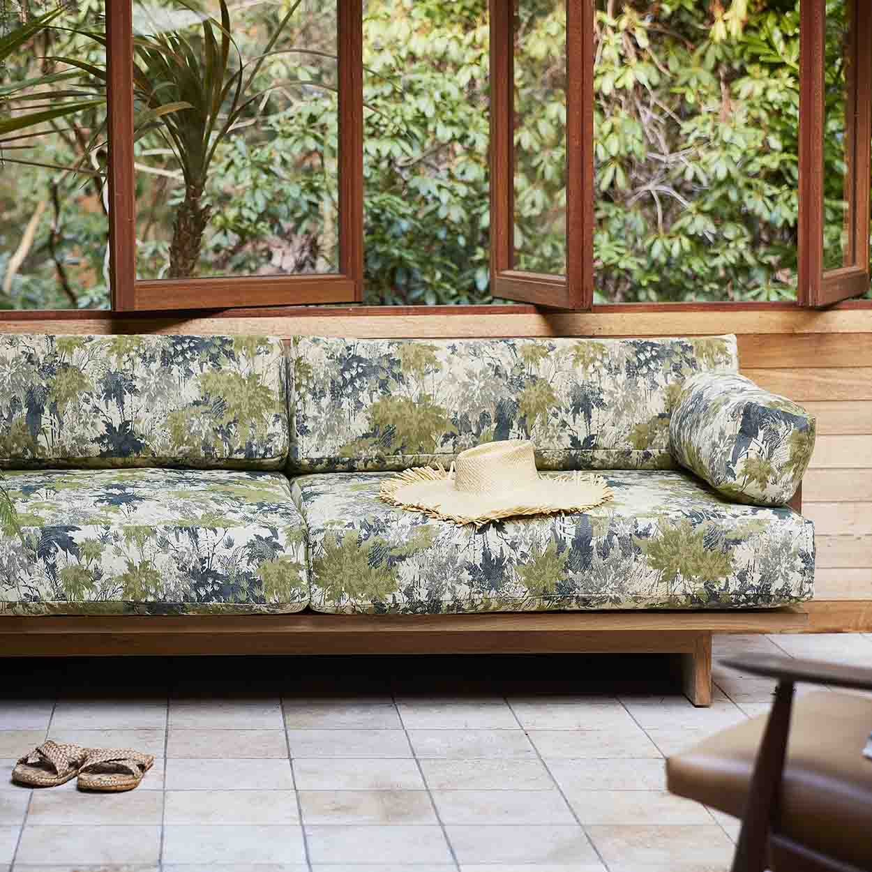 BANQUETTE D'EXTÉRIEUR TISSU FLEURI