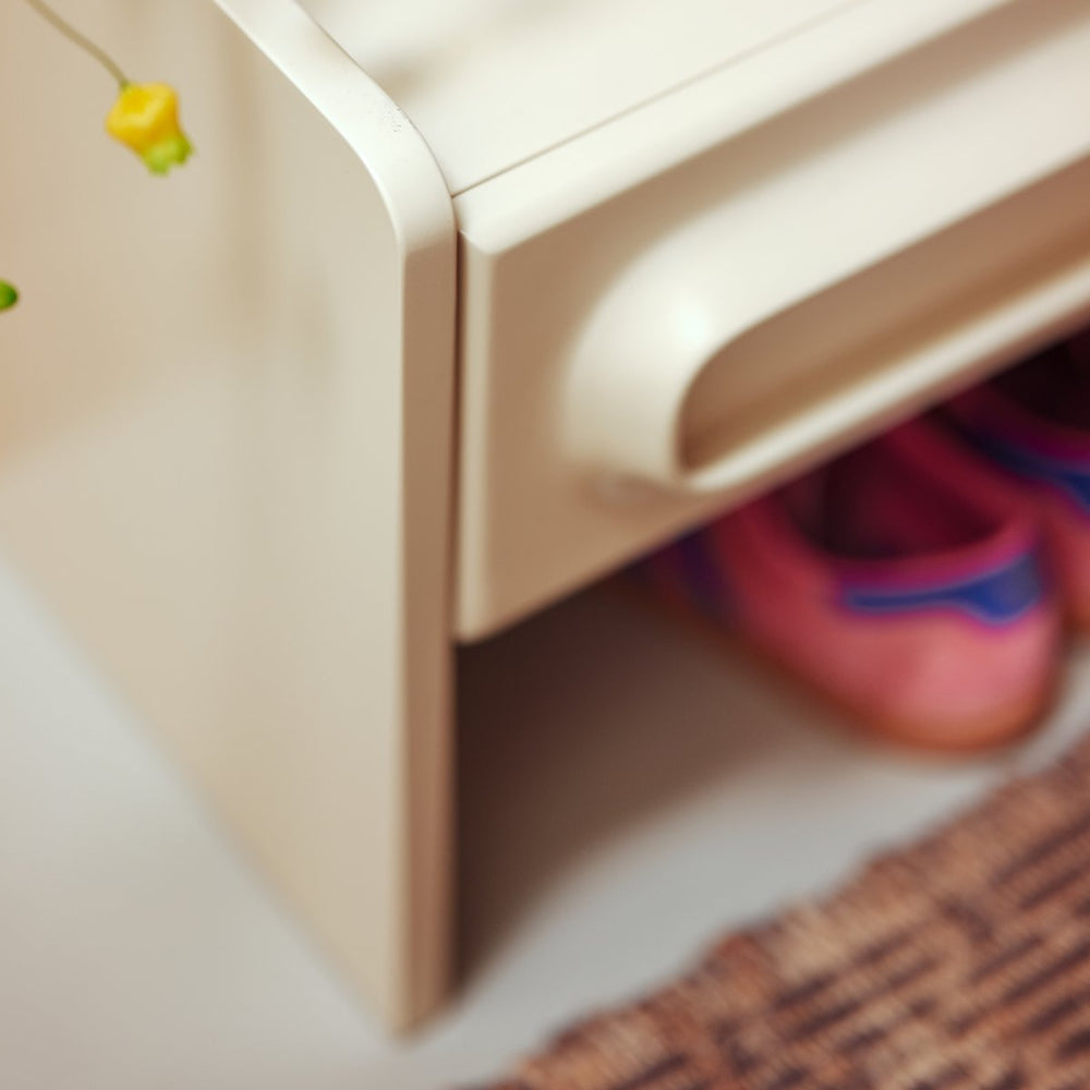 
                      
                        CONSOLE BASSE CRÈME
                      
                    