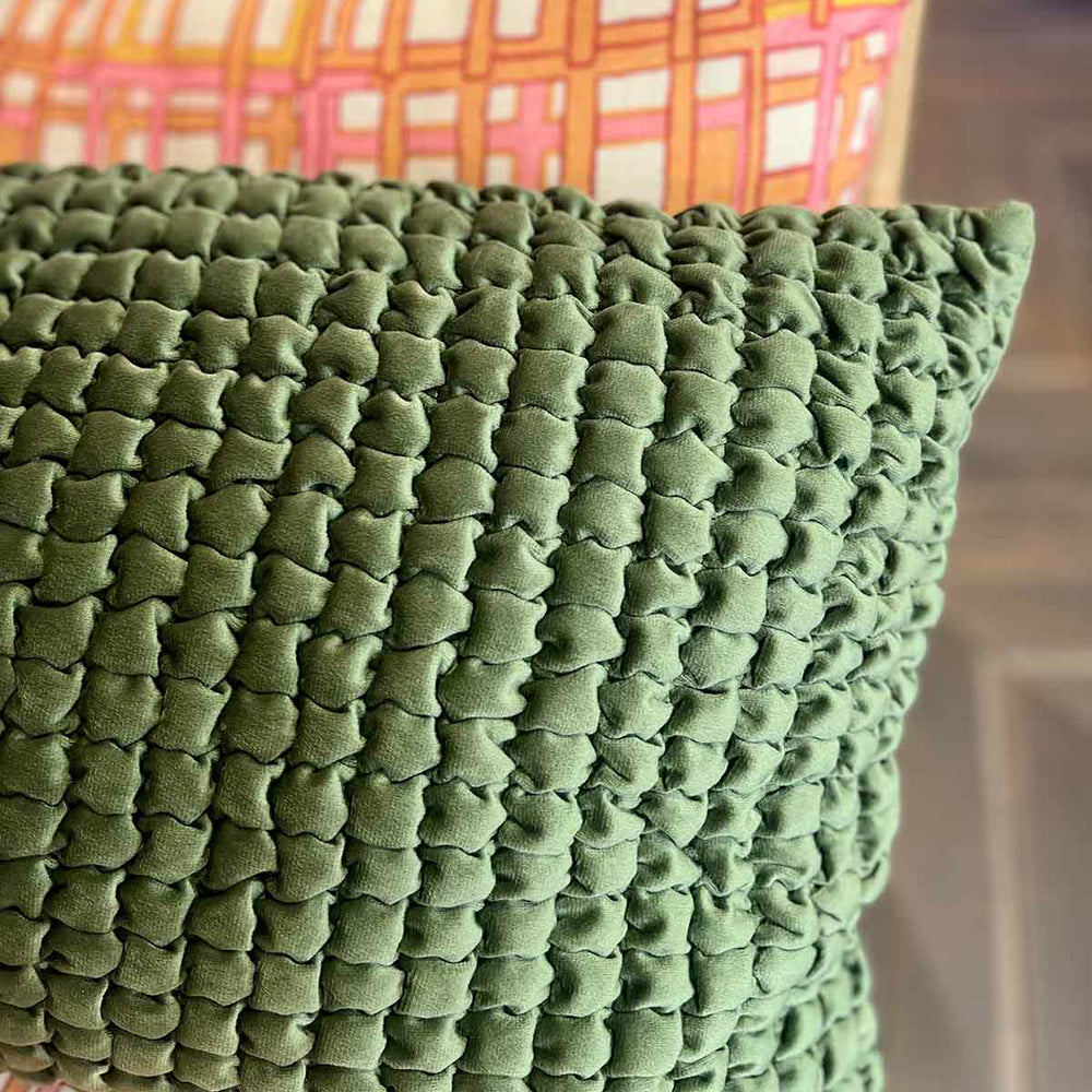 
                      
                        COUSSIN BILI
                      
                    