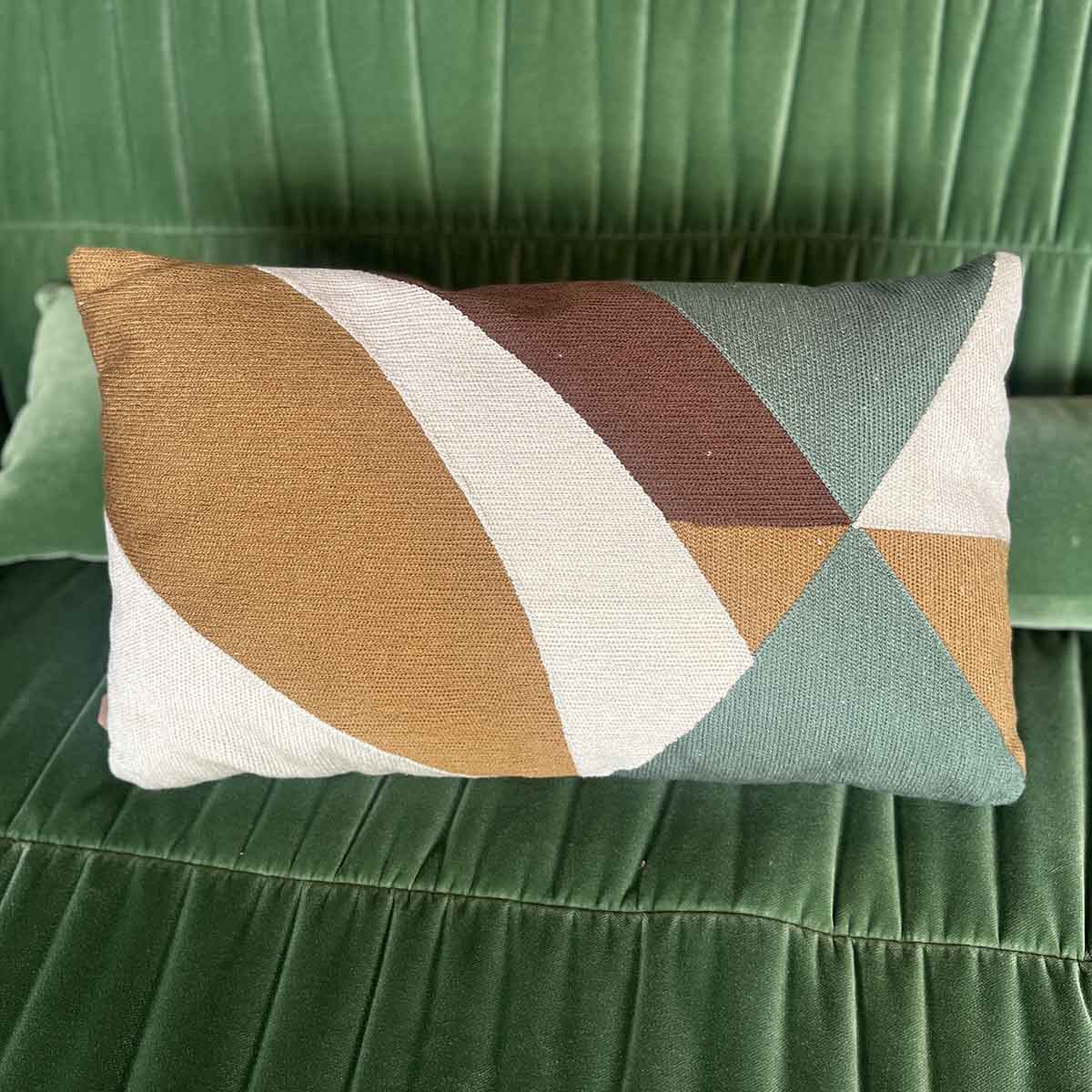 COUSSIN BRODERIE