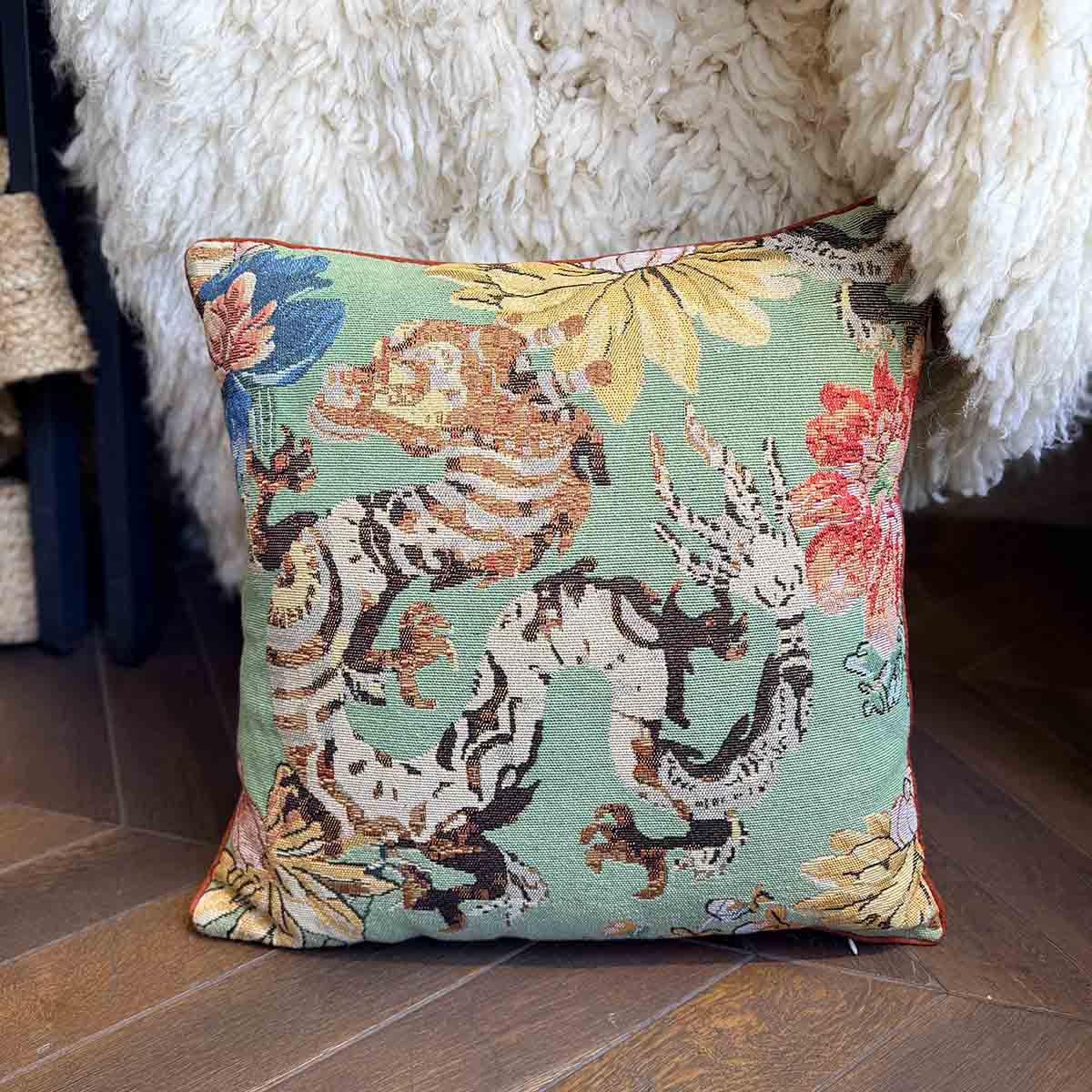 COUSSIN DRAGON