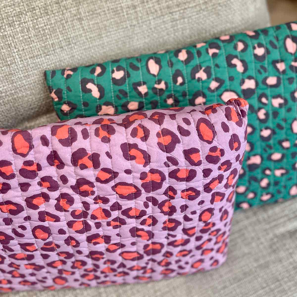 
                      
                        COUSSIN LÉOPARD
                      
                    