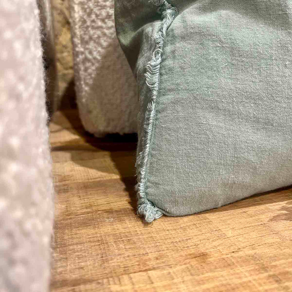 
                      
                        COUSSIN 45x45 - LILI
                      
                    