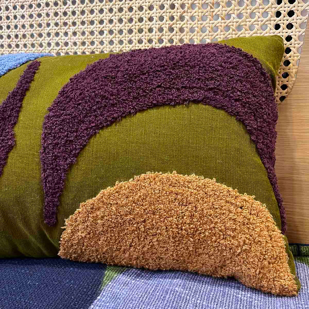 
                      
                        COUSSIN MADONE
                      
                    