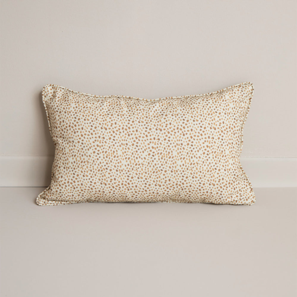 
                      
                        COUSSIN TACHETÉ
                      
                    