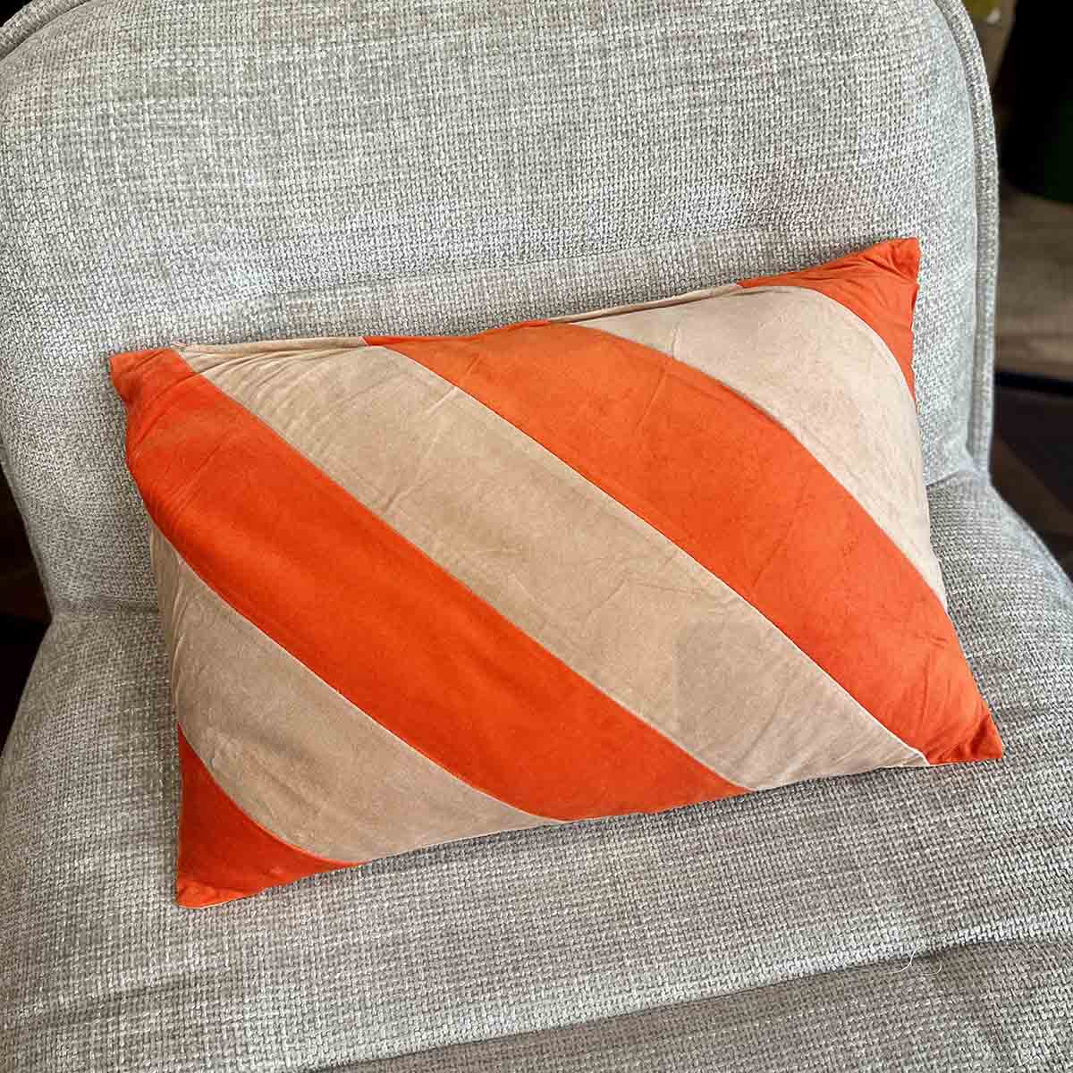 COUSSIN RAYURES ROUGE