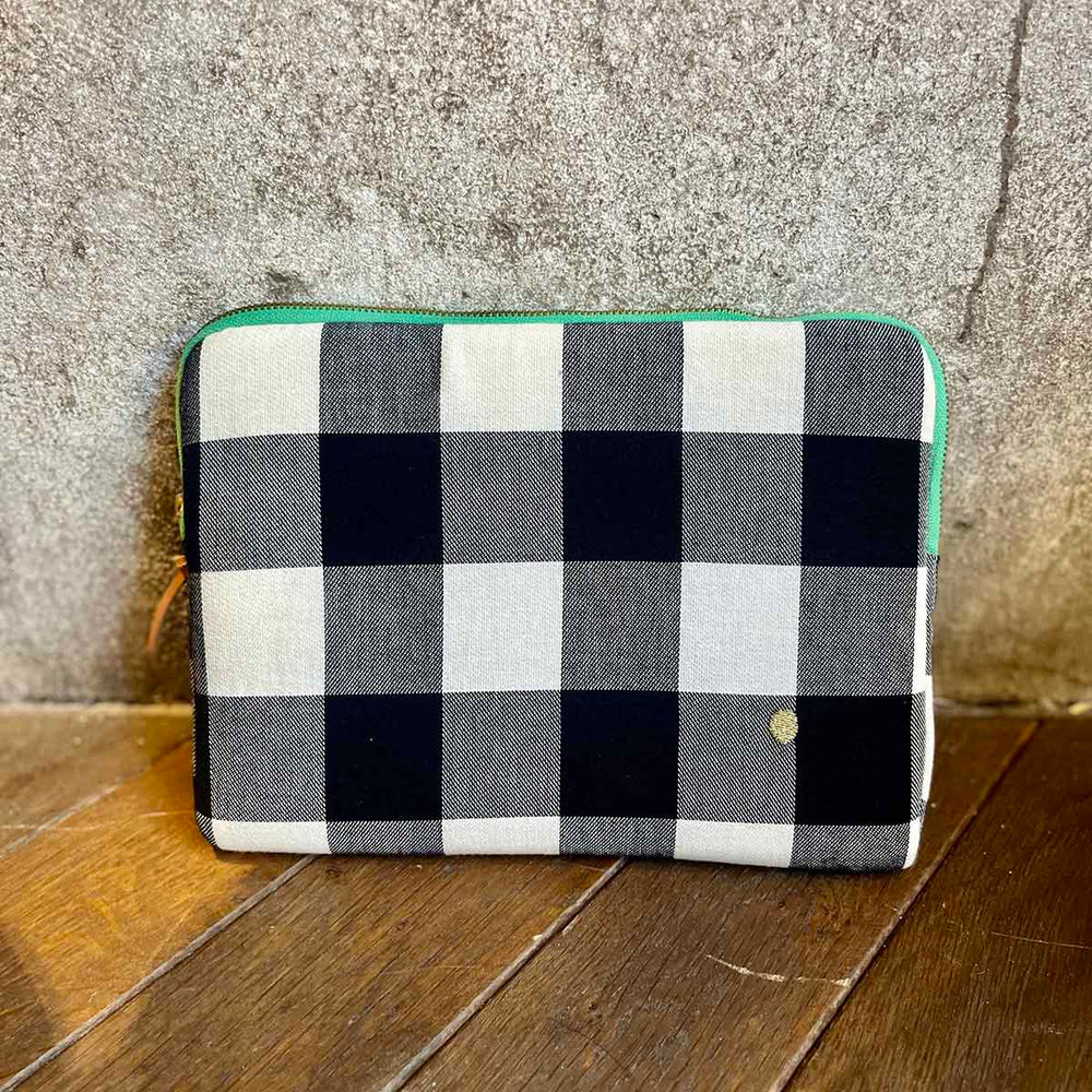 
                      
                        POCHETTE TABLETTE
                      
                    