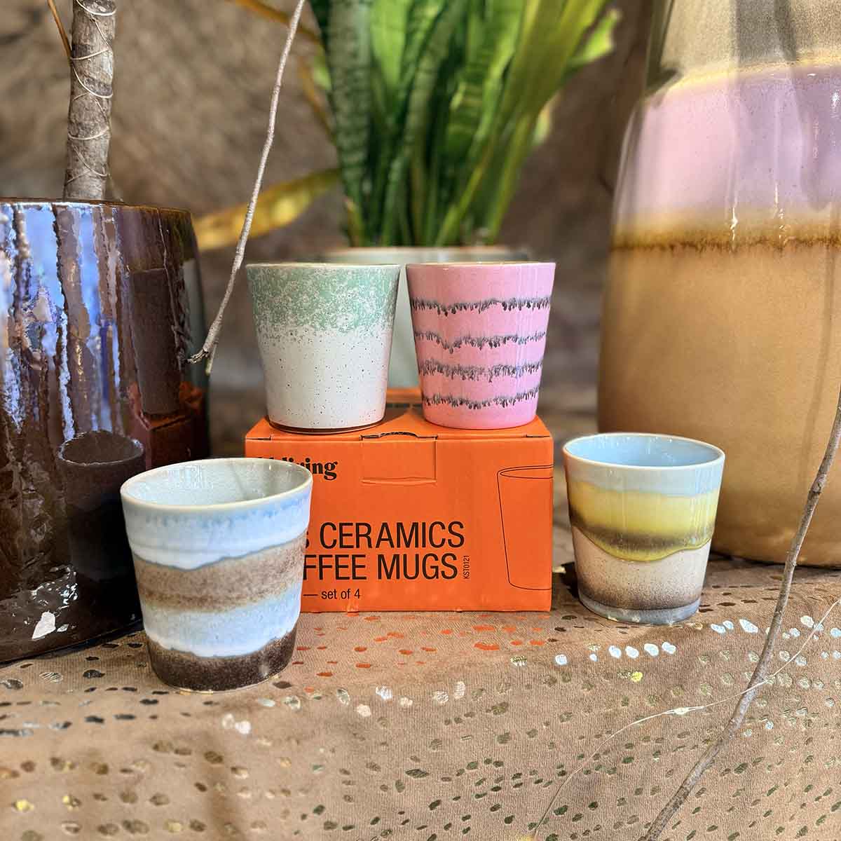 LOT DE 4 TASSES À CAFÉ