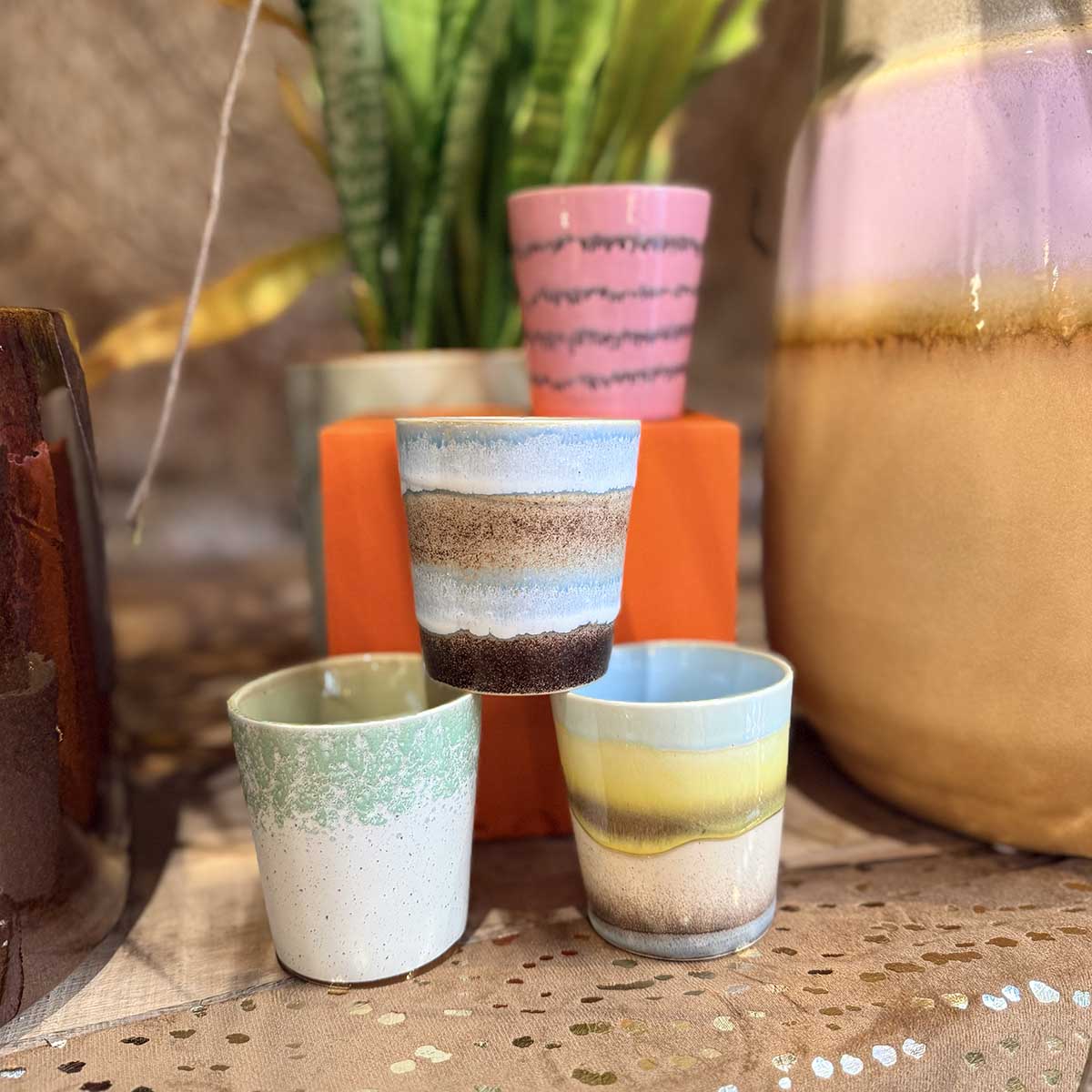 LOT DE 4 TASSES À CAFÉ