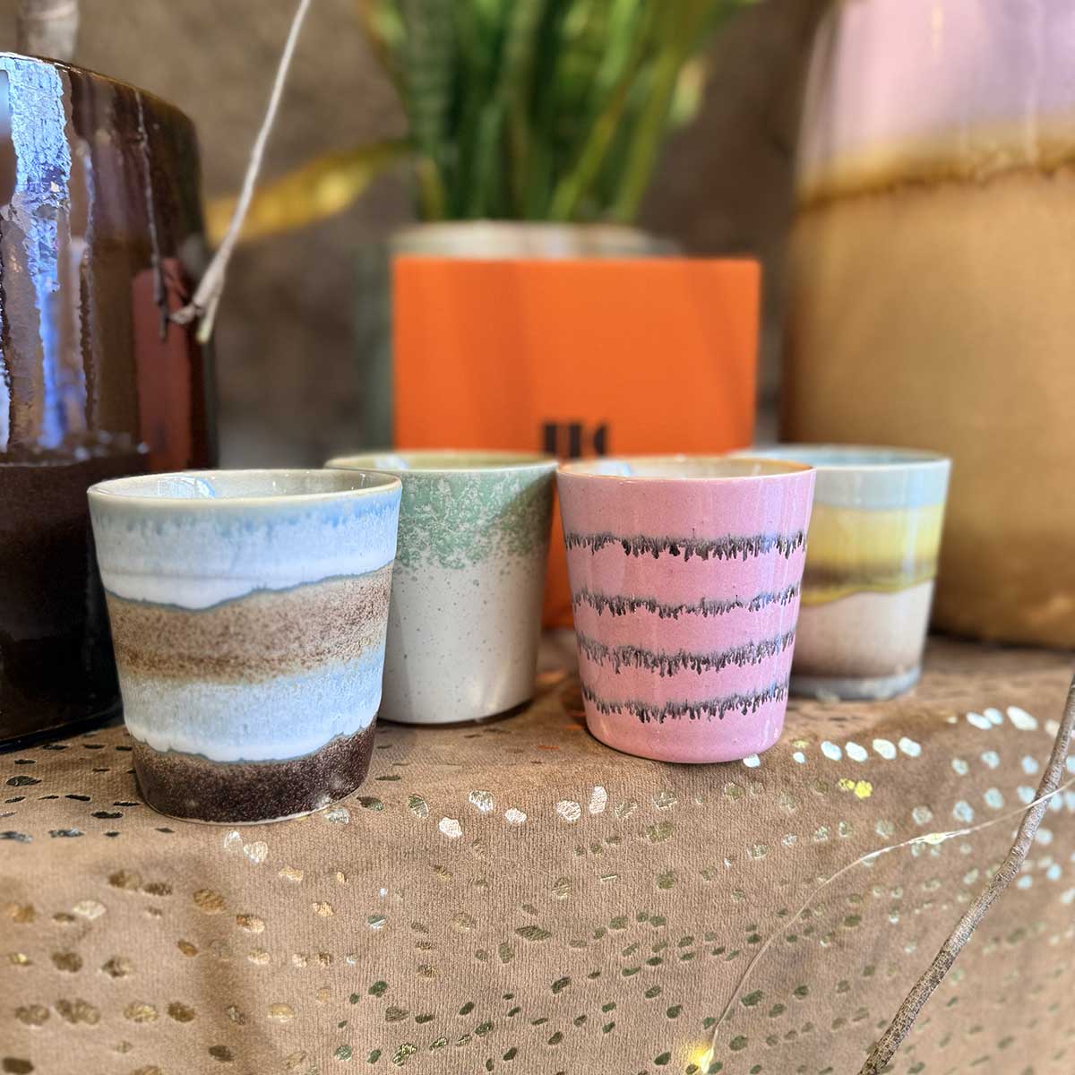 LOT DE 4 TASSES À CAFÉ