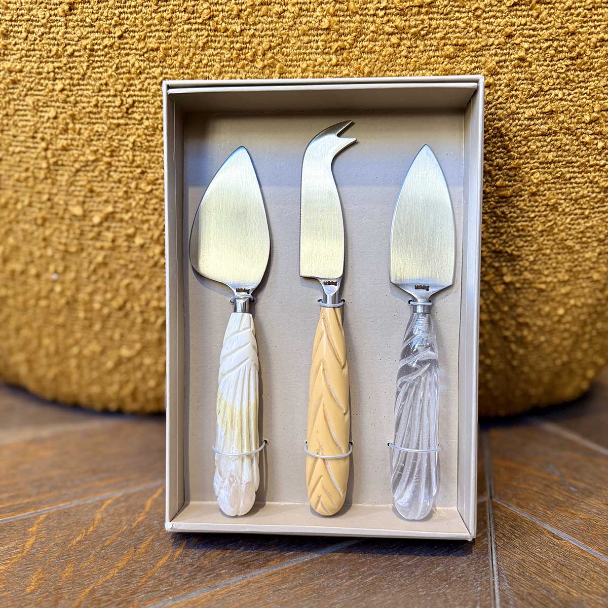 LOT COUVERT À FROMAGE - CRÈME