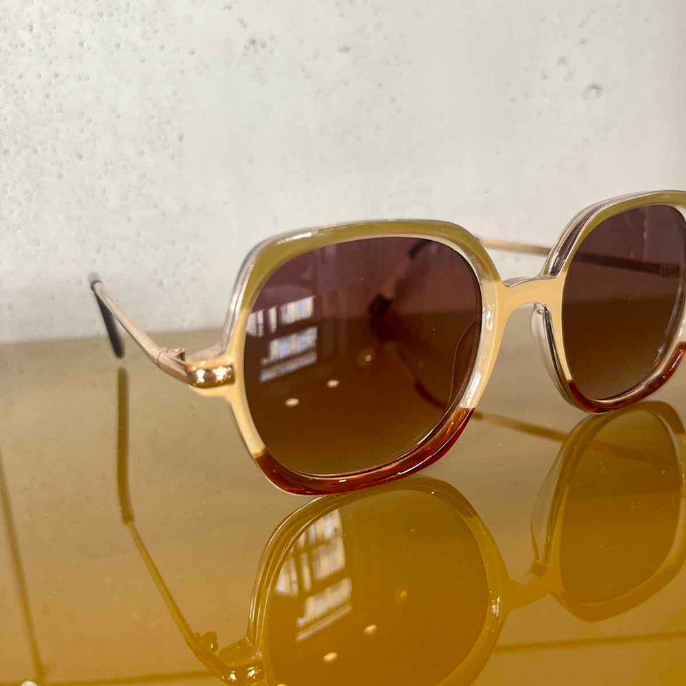 
                      
                        LUNETTE DE SOLEIL CHER - BAMBOO
                      
                    