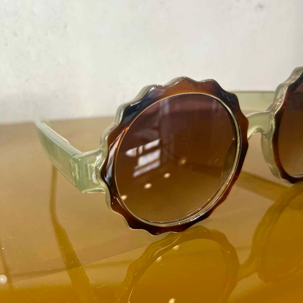 
                      
                        LUNETTE DE SOLEIL EMMA - MOSS
                      
                    