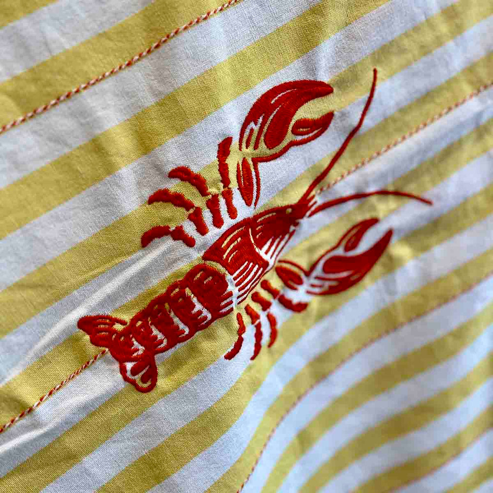
                      
                        NAPPE BRODERIE HOMARD
                      
                    