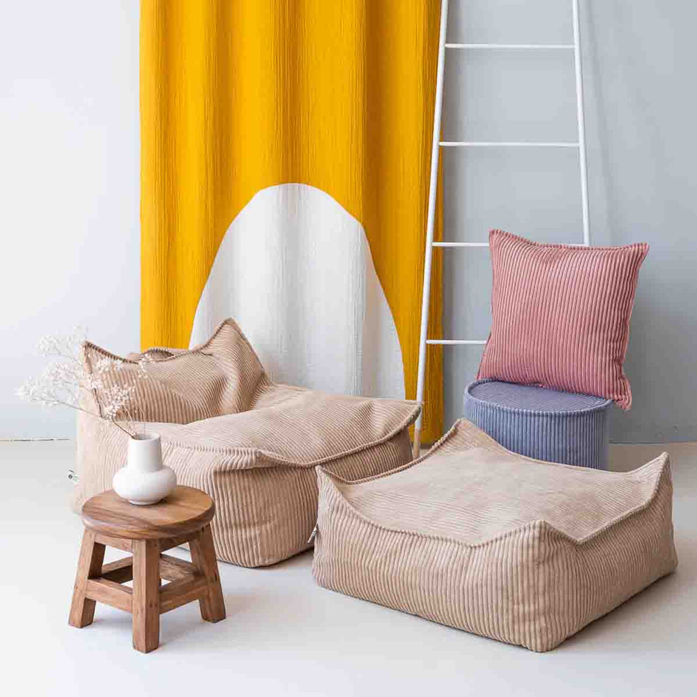 
                      
                        POUF CARRÉ - VELOURS CÔTELÉ
                      
                    