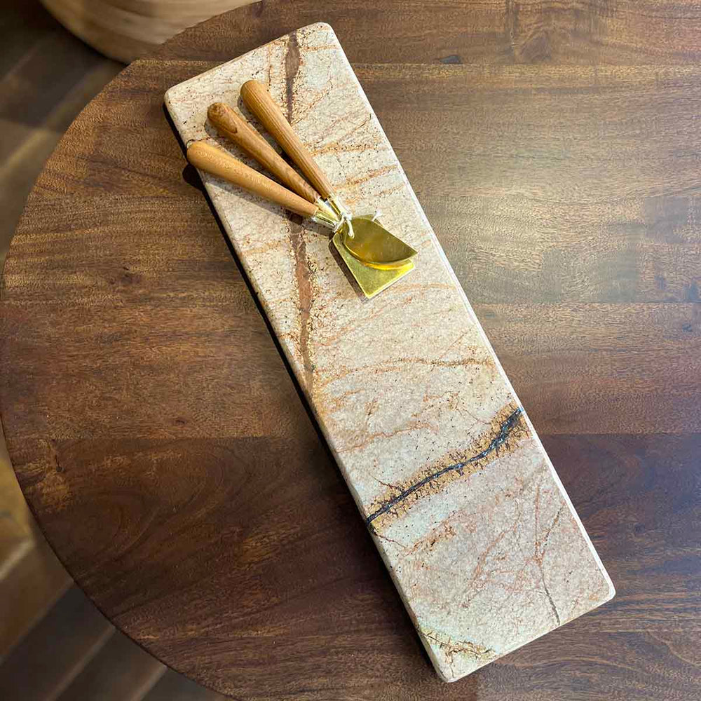 
                      
                        LONGUE PLANCHE EN MARBRE
                      
                    