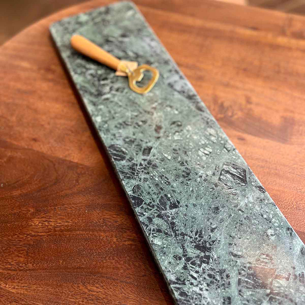 
                      
                        LONGUE PLANCHE EN MARBRE
                      
                    