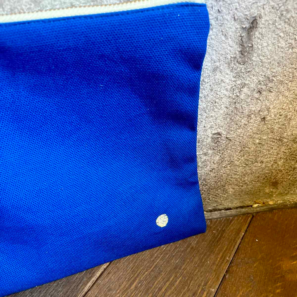 
                      
                        POCHETTE COLOR
                      
                    
