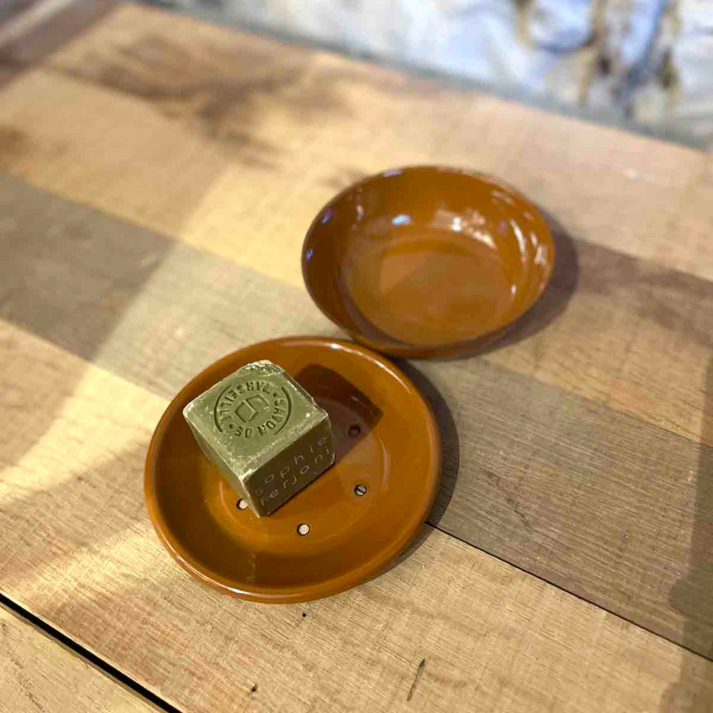 
                      
                        PORTE SAVON EN ÉMAIL
                      
                    