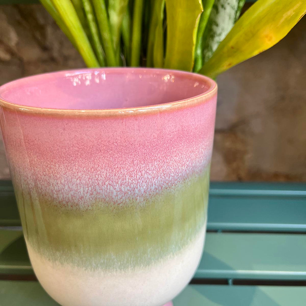 
                      
                        CACHE POT ROSE
                      
                    