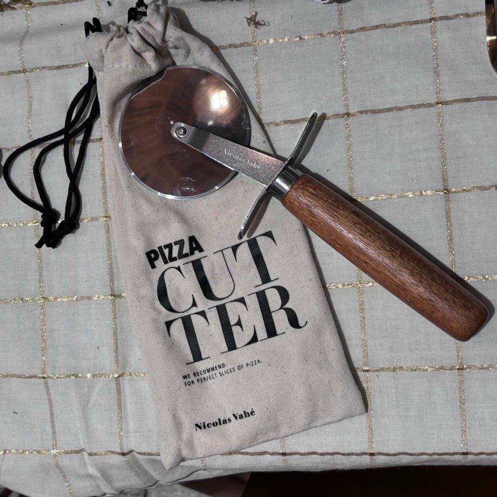 
                      
                        ROULETTE À PIZZA
                      
                    