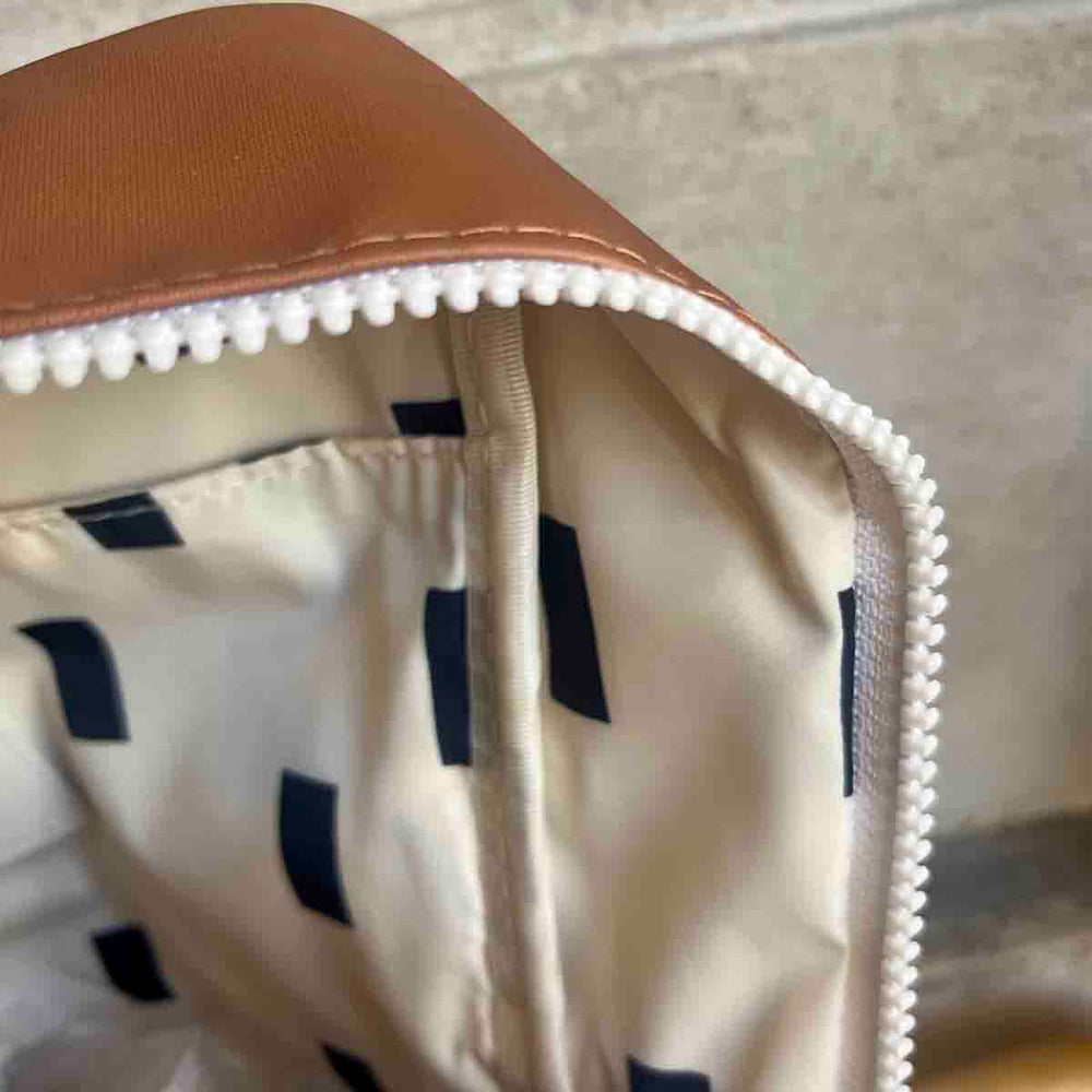 
                      
                        GRAND SAC A DOS
                      
                    