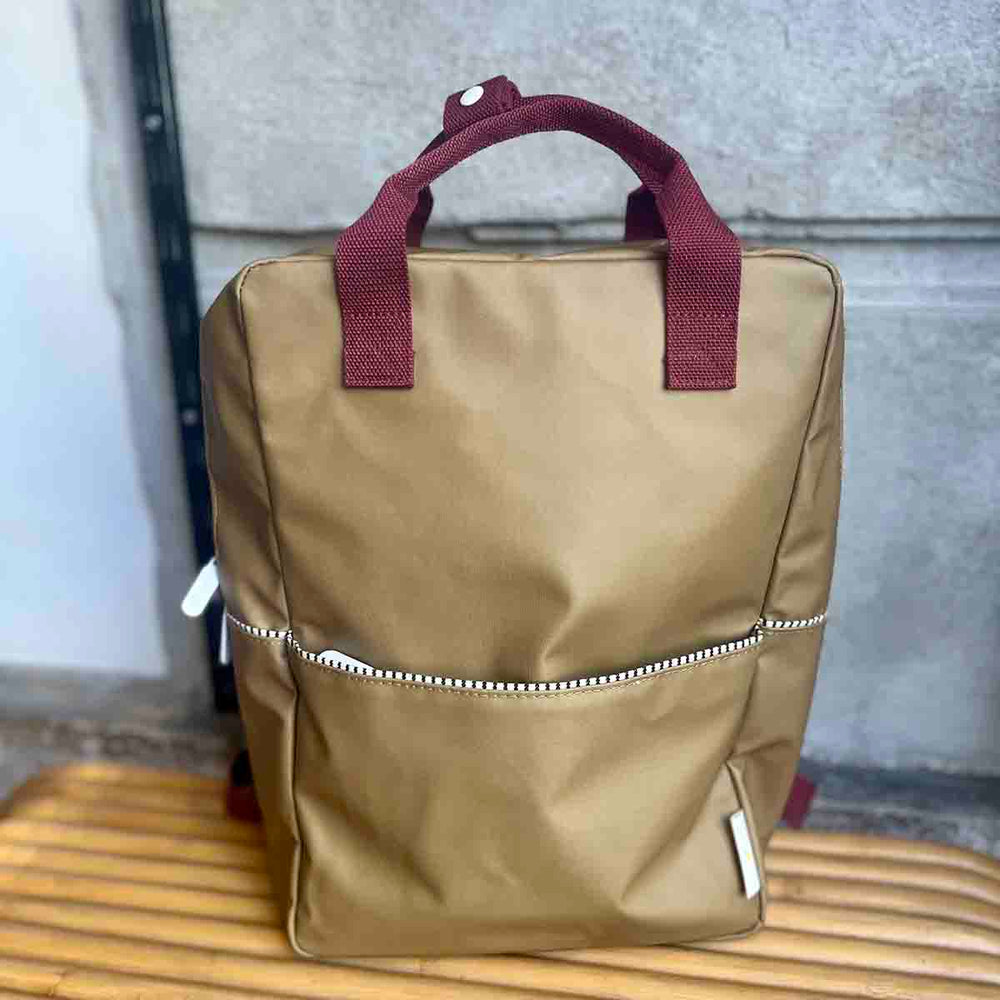 
                      
                        GRAND SAC A DOS
                      
                    