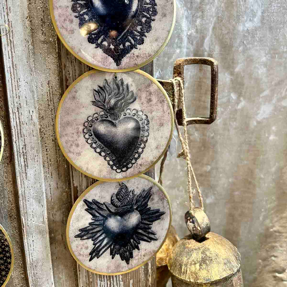 
                      
                        LOT 4 MÉDAILLONS - COEUR
                      
                    