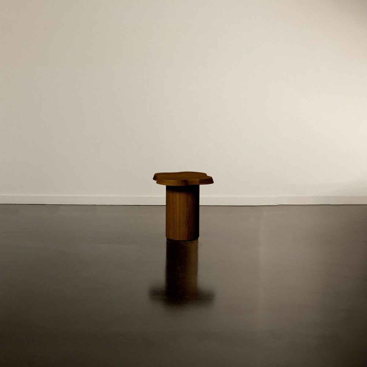TABLE APPOINT MAHAUT- BOIS VERNIS