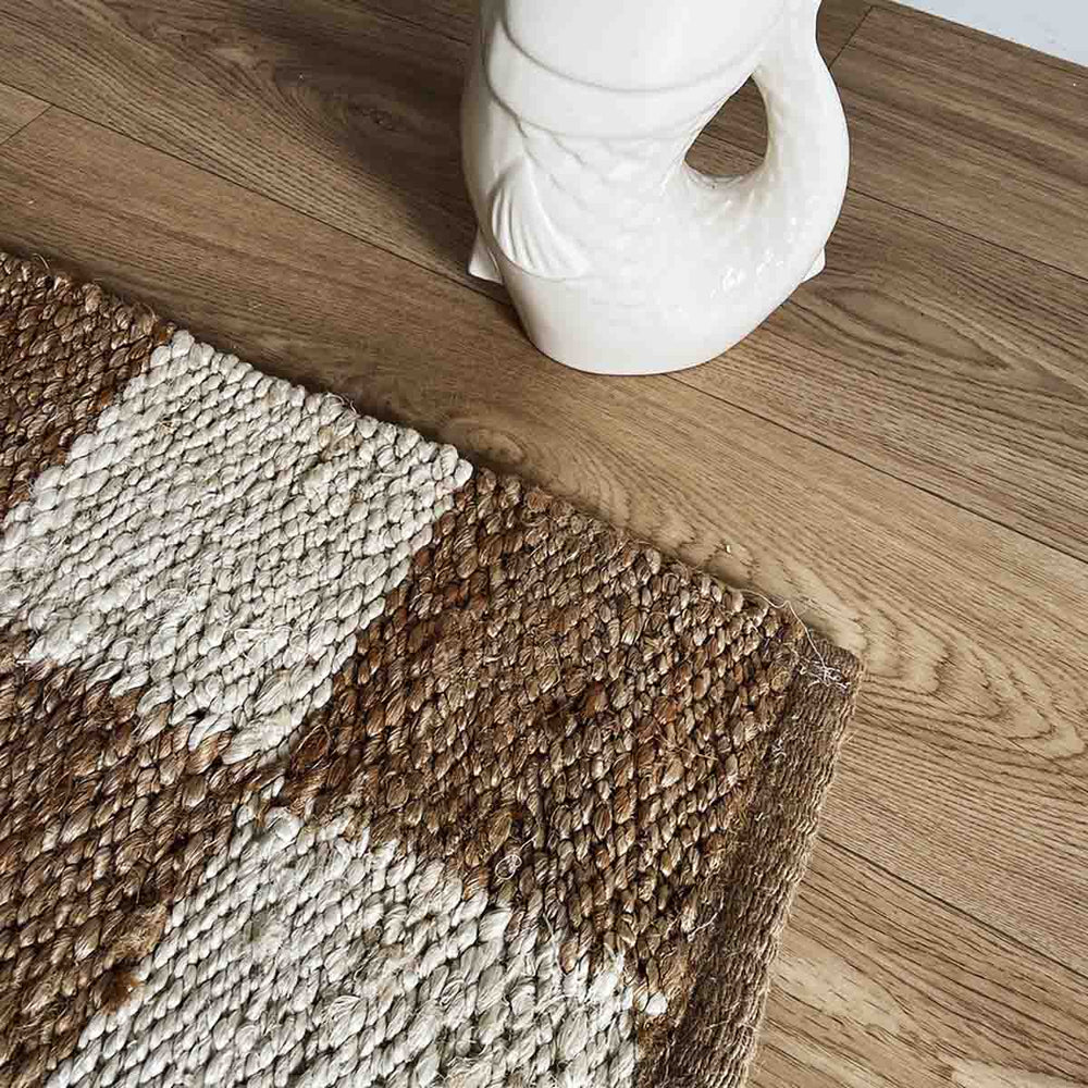 
                      
                        TAPIS DAMIER
                      
                    