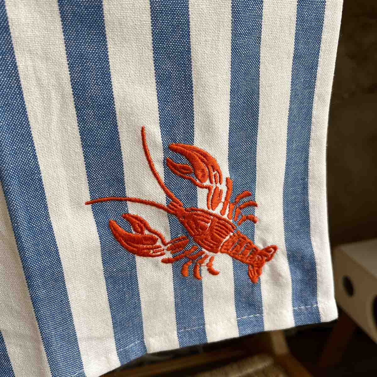 TORCHON BRODERIE HOMARD