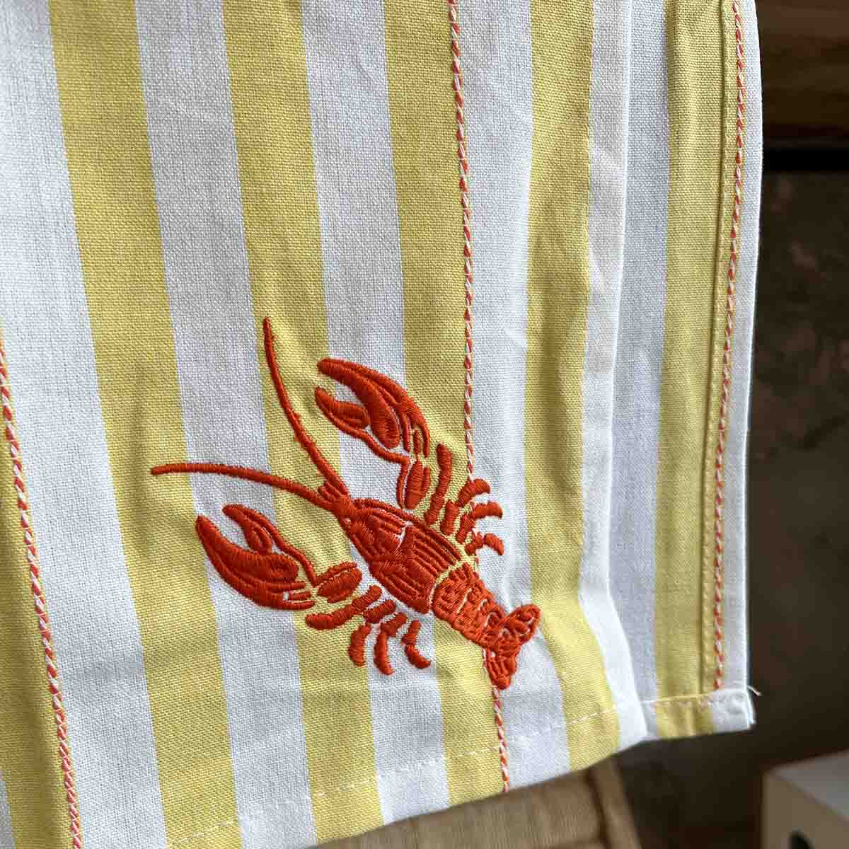TORCHON BRODERIE HOMARD
