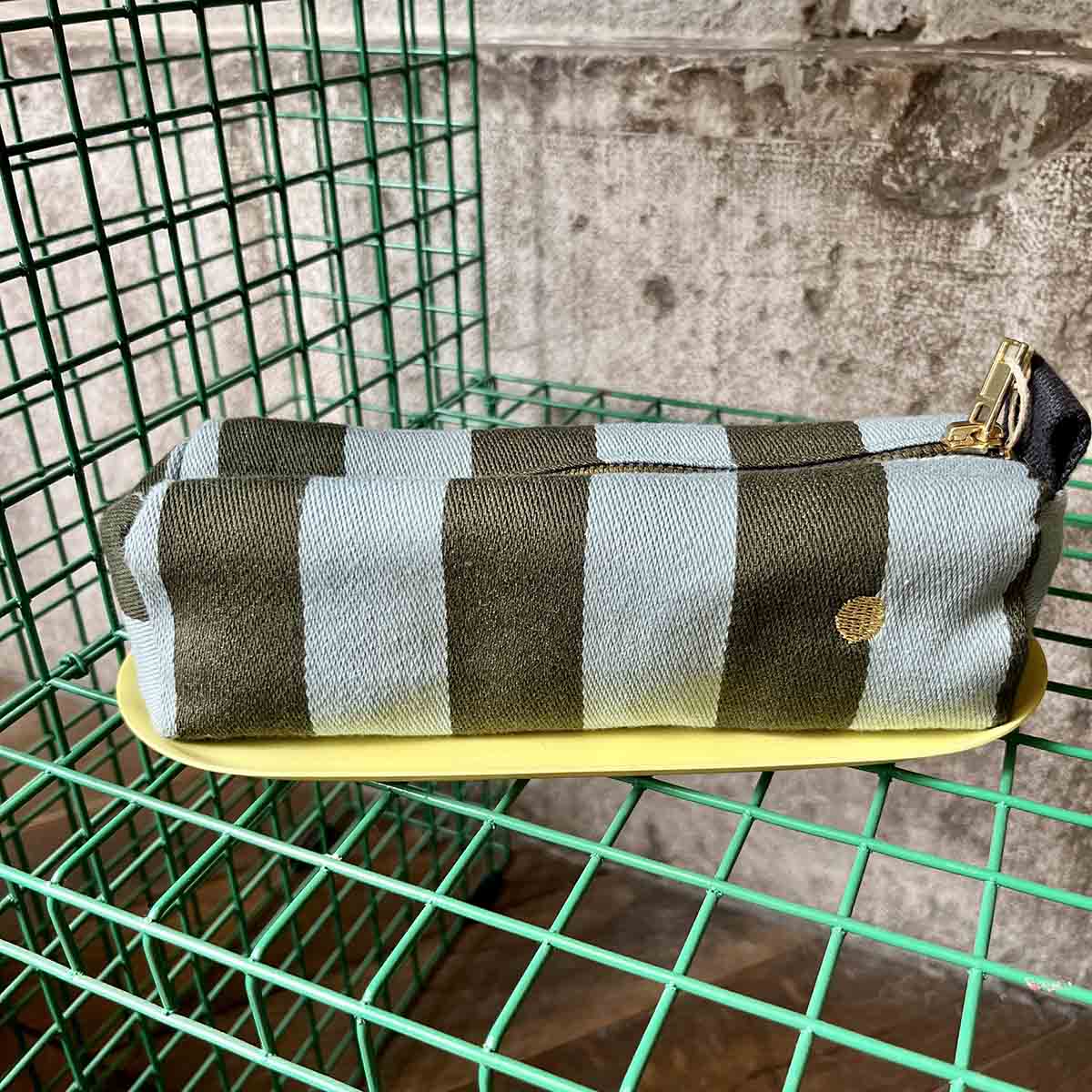 TROUSSE DE BUREAU RAYÉE