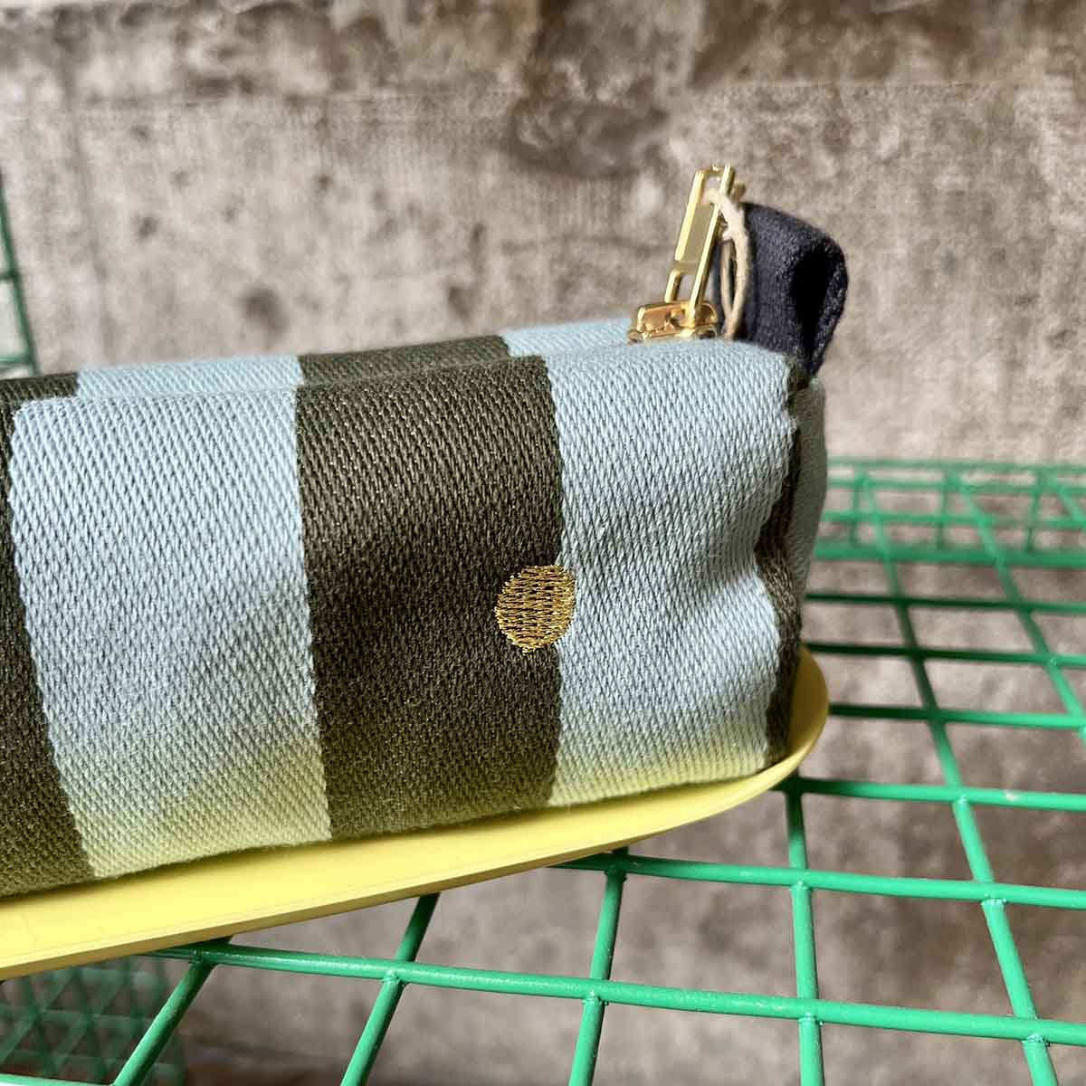 TROUSSE DE BUREAU RAYÉE