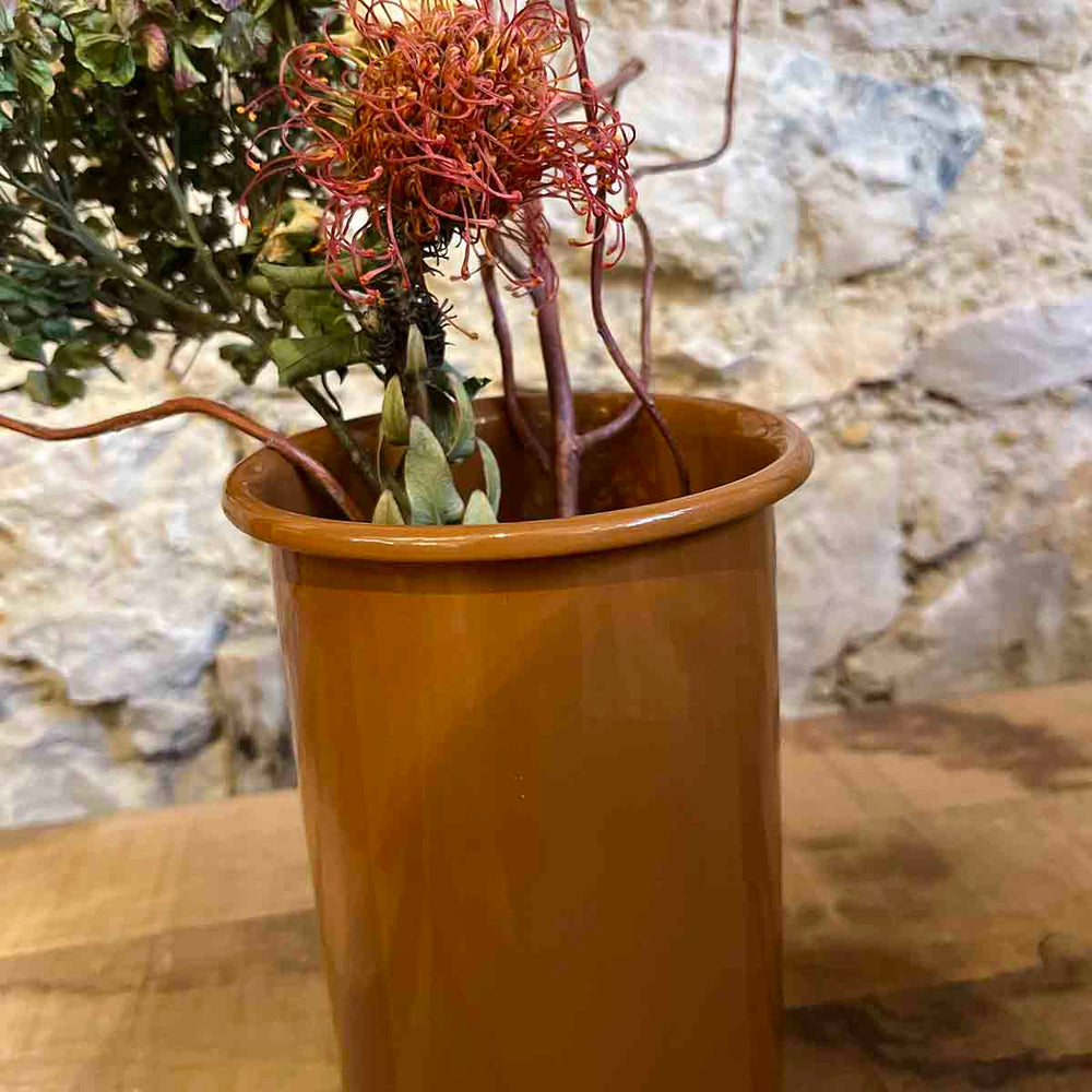 
                      
                        VASE EN ÉMAIL
                      
                    