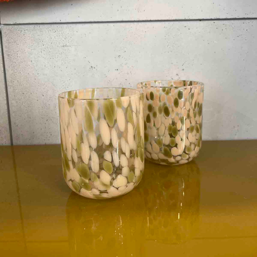 
                      
                        VERRE MOUCHETÉ
                      
                    